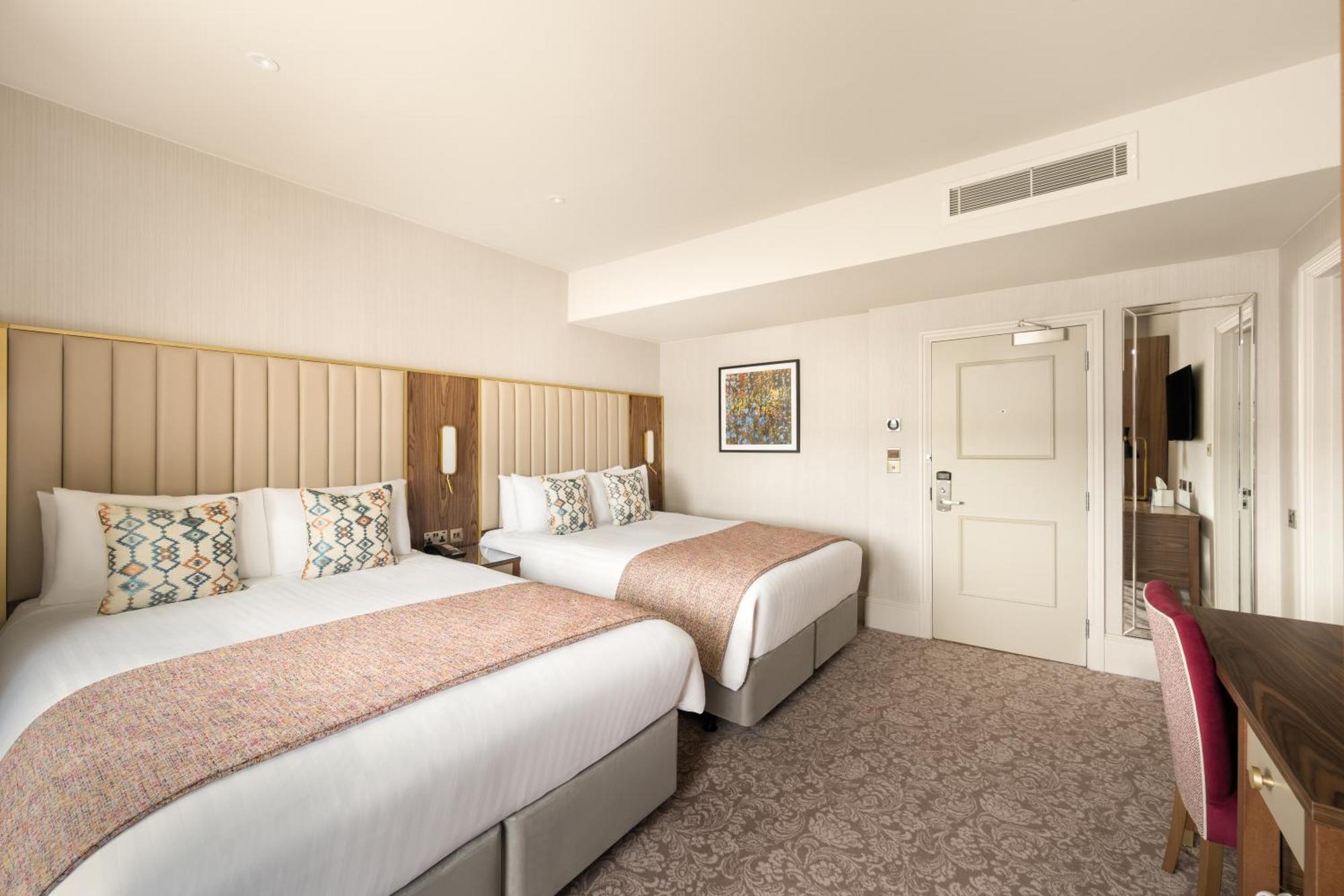 Готель Voco The Clifton Folkestone By Ihg Екстер'єр фото
