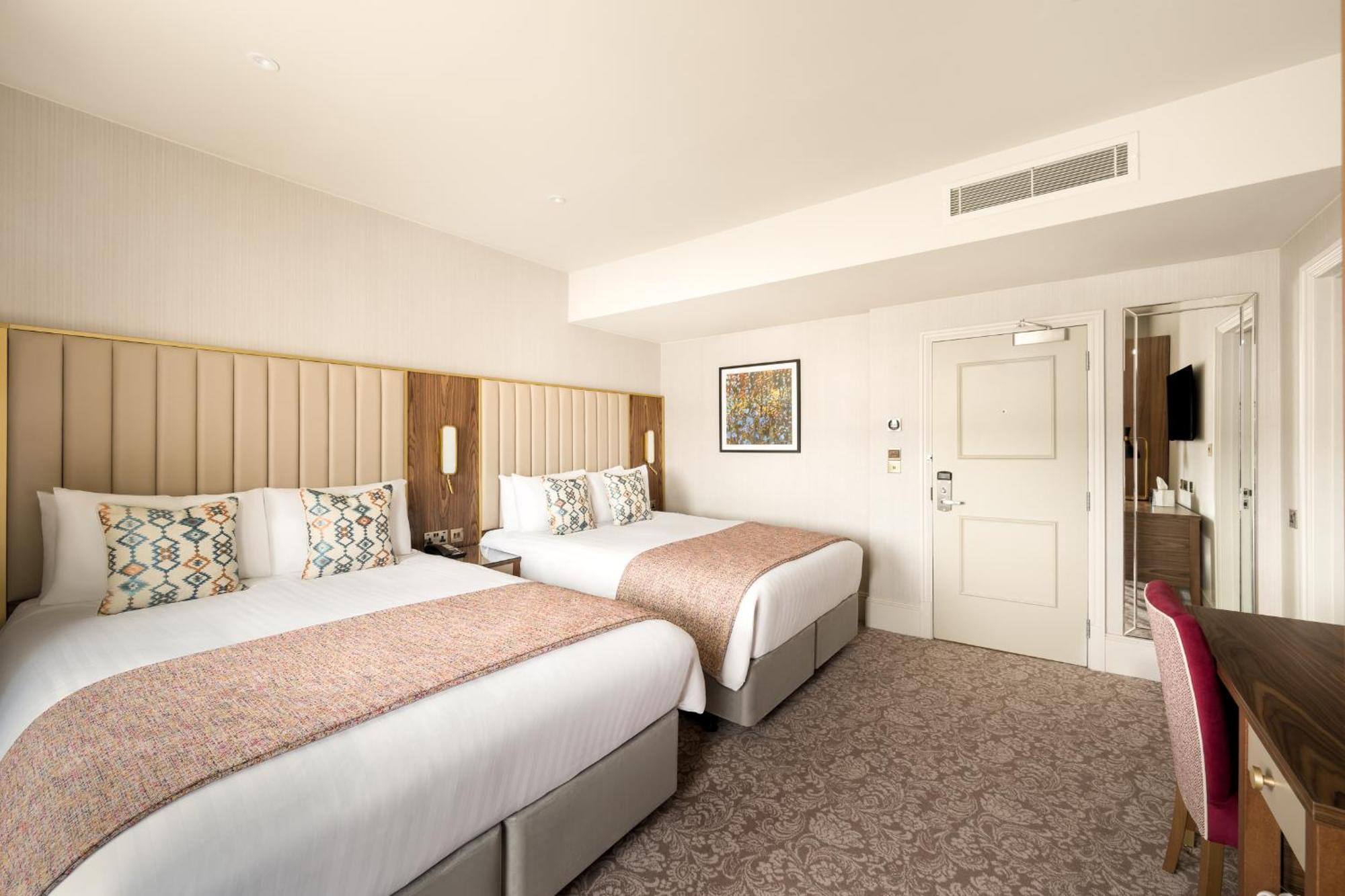 Готель Voco The Clifton Folkestone By Ihg Екстер'єр фото
