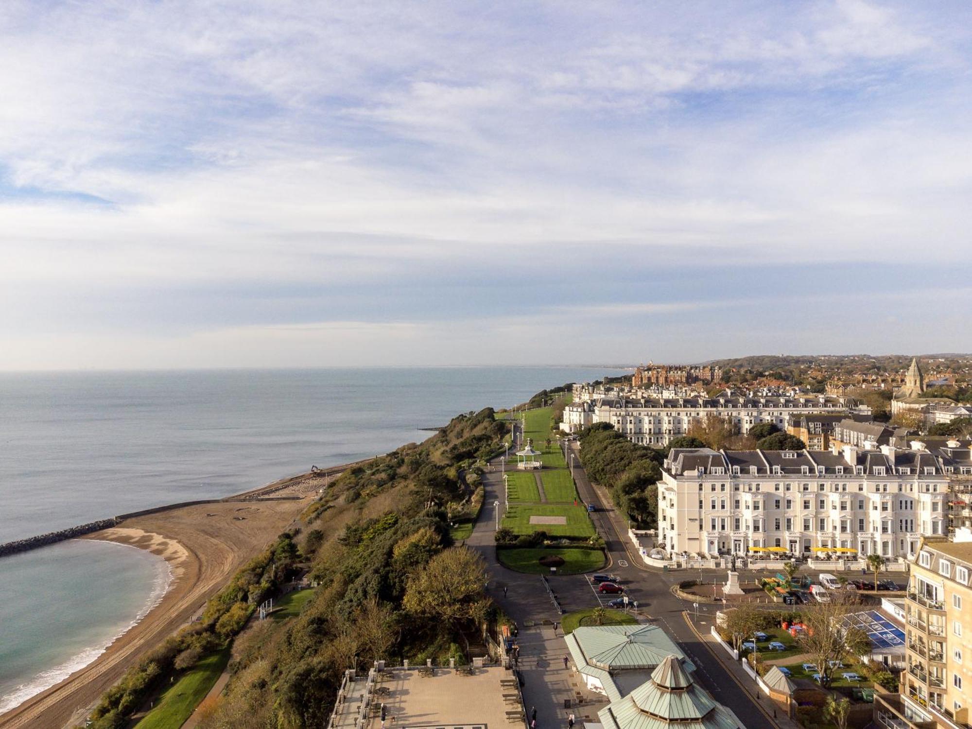 Готель Voco The Clifton Folkestone By Ihg Екстер'єр фото