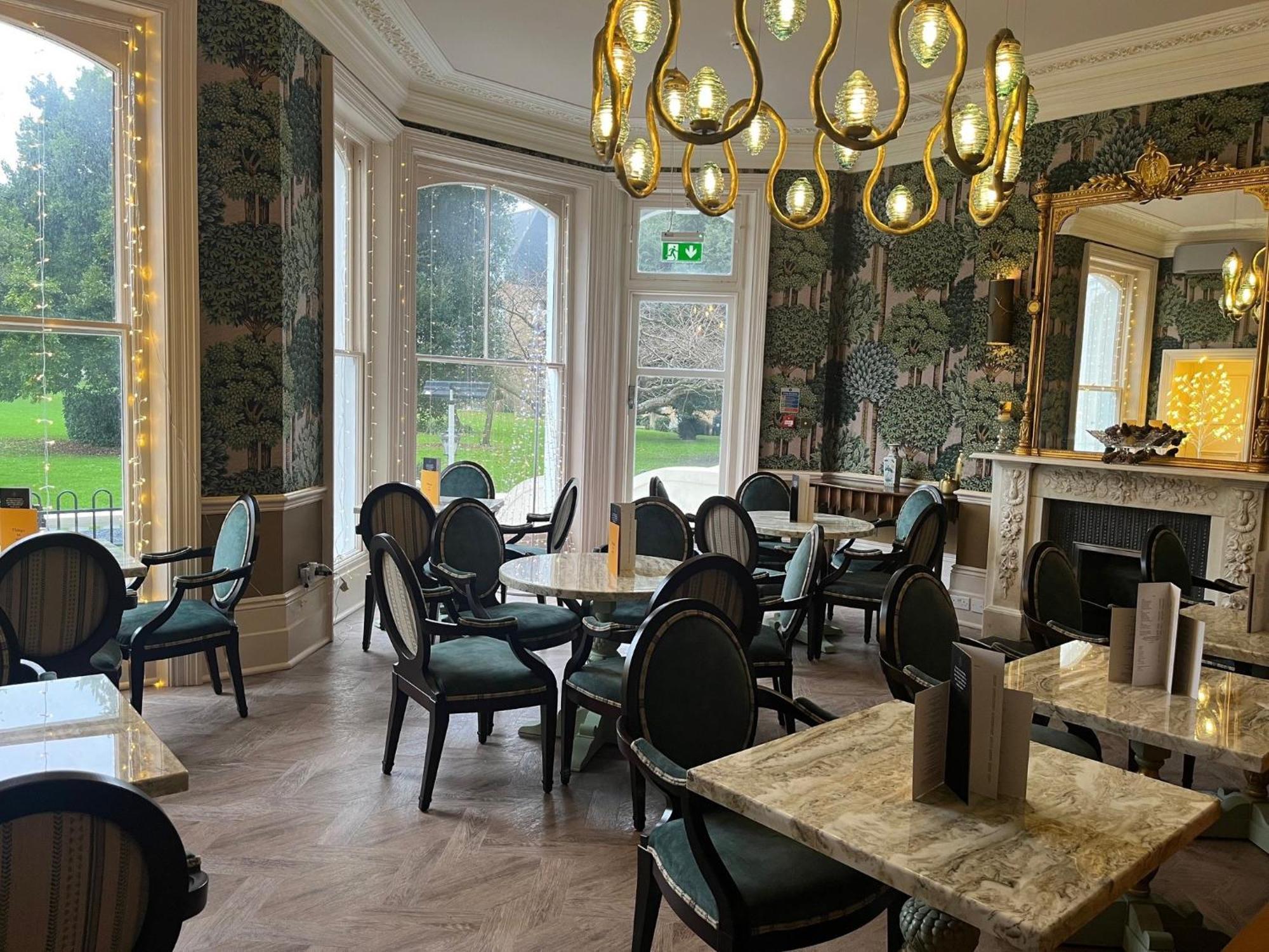 Готель Voco The Clifton Folkestone By Ihg Екстер'єр фото
