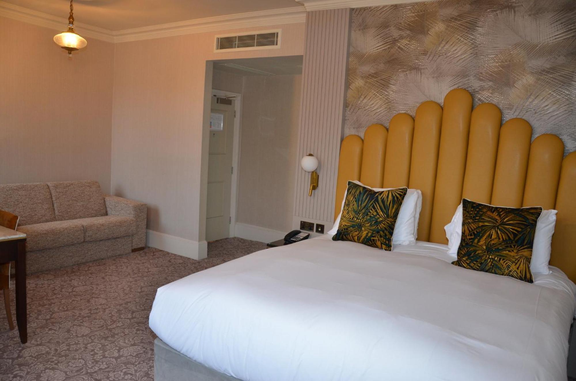 Готель Voco The Clifton Folkestone By Ihg Екстер'єр фото